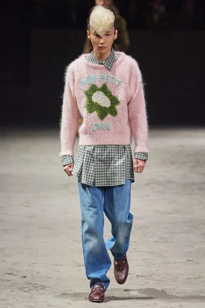 Look 40